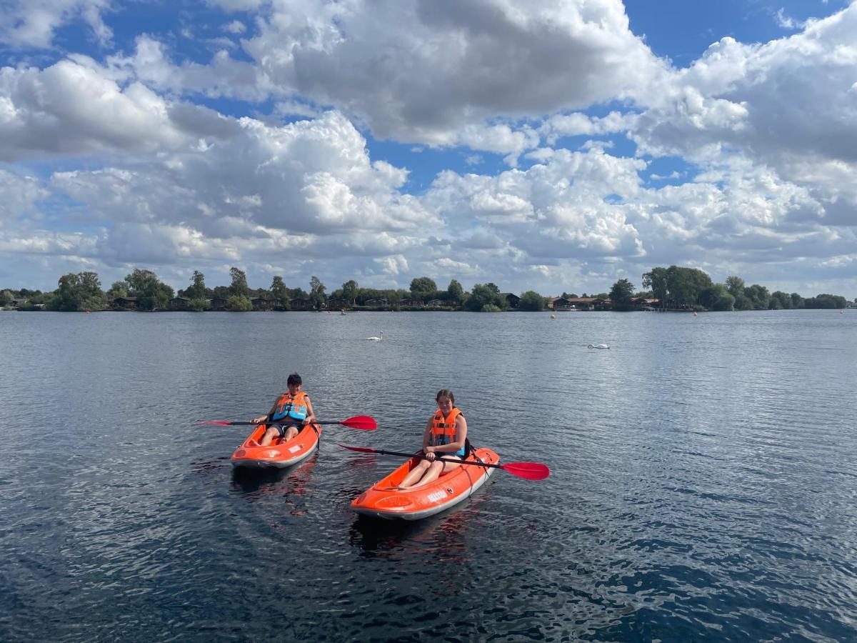 Luxury Lakeside Lodge L2 With Hot Tub Situated At Tattershall Lakes Country Park Экстерьер фото